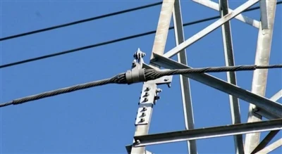 فائبر آپٹک کیبل آلات کی تنصیب میں او پی جی ڈبلیو ٹینشن کلیمپ کی اہمیت